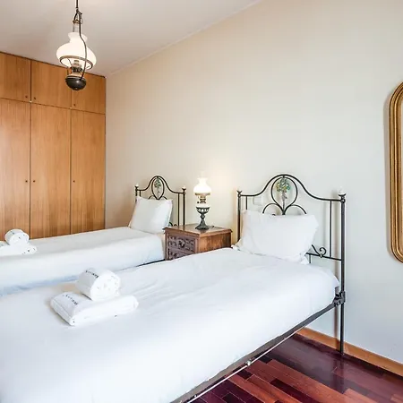 Guestready - Bristol Experience * Porto